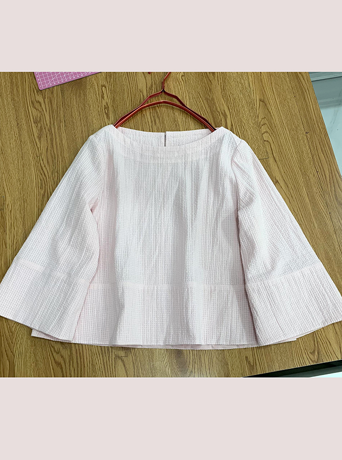 SM041 - Áo cổ thuyền tay loe (16-01-2024)