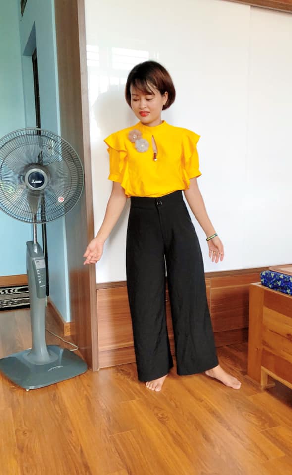 30027 - Áo xẻ 2 giọt nước, tay bèo / Đào Đức
