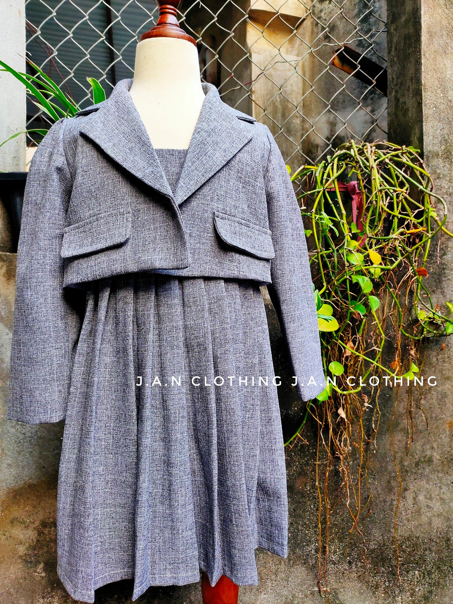 30060 - Set blazer lửng tay phồng + Đầm xếp ly / Đào Đức