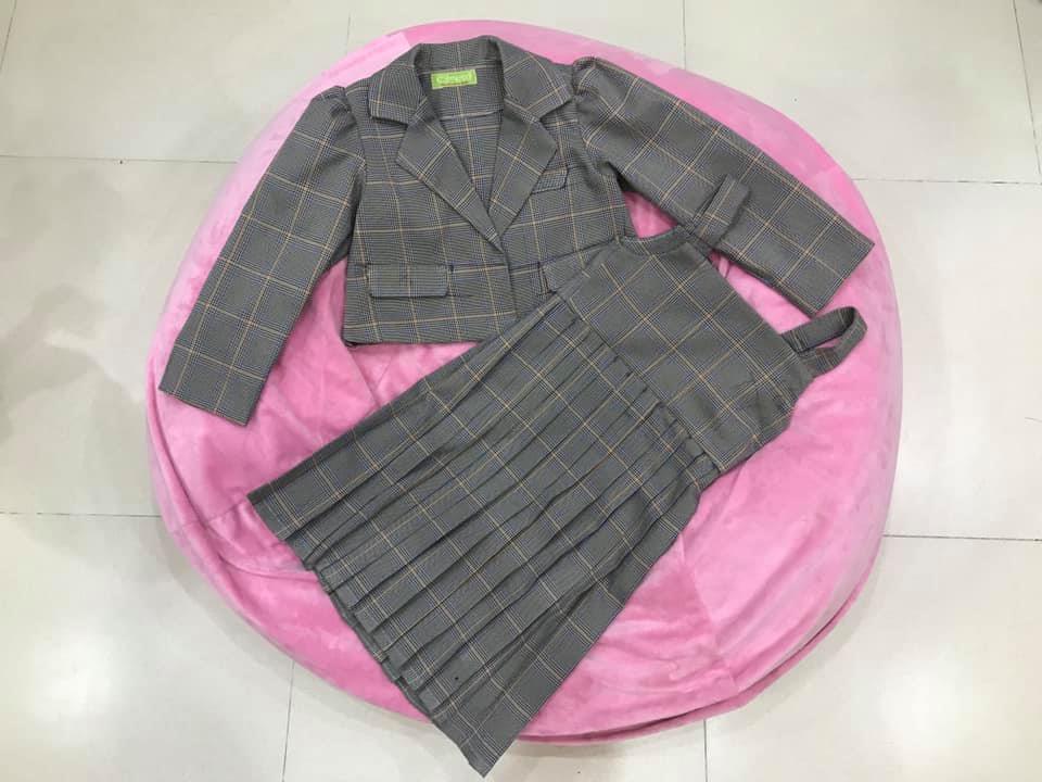 30060 - Set blazer lửng tay phồng + Đầm xếp ly / Đào Đức