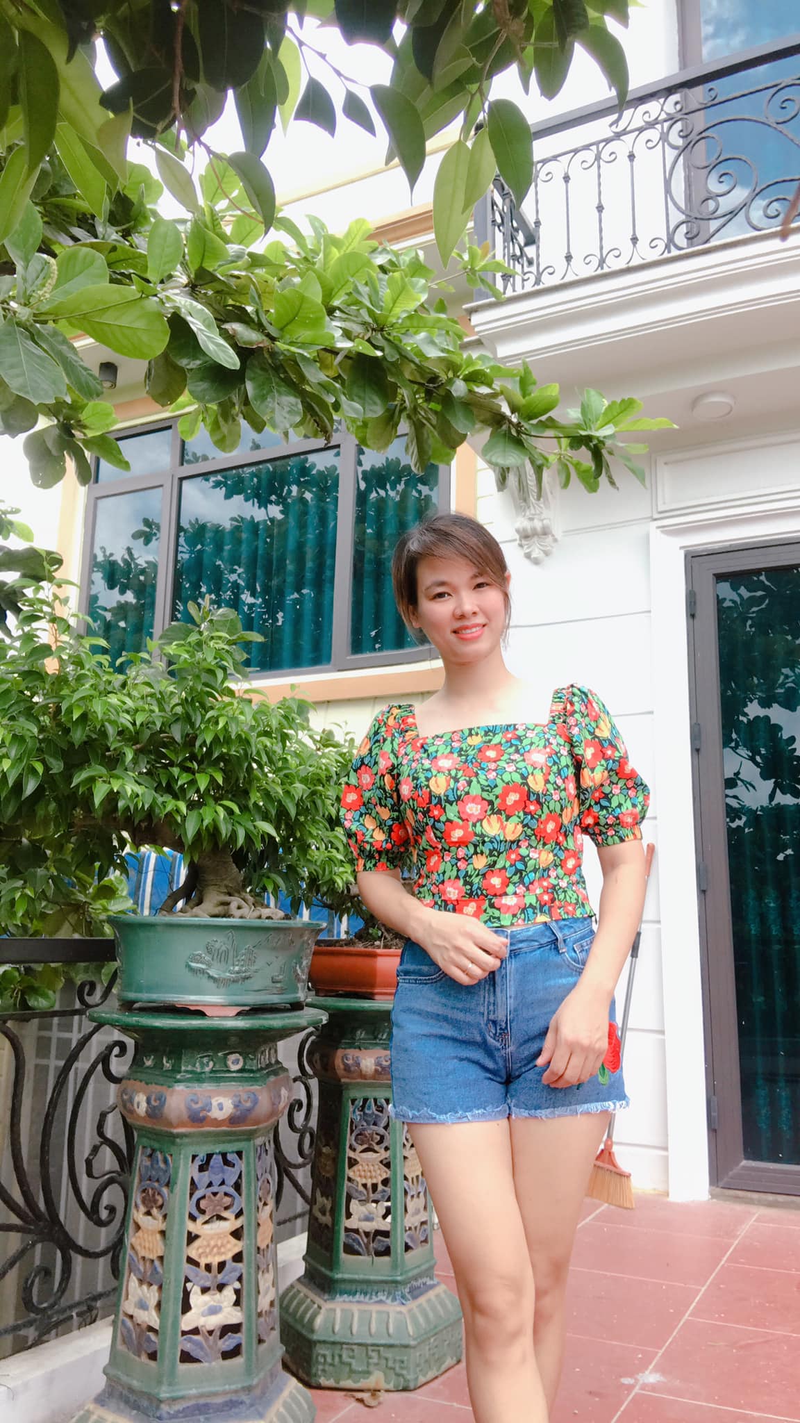 30089 Croptop cúp ngực cổ U / Đào Đức